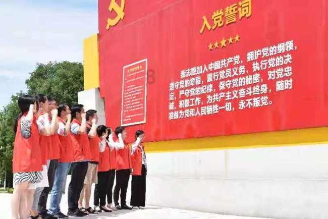 皇冠地下城选关版